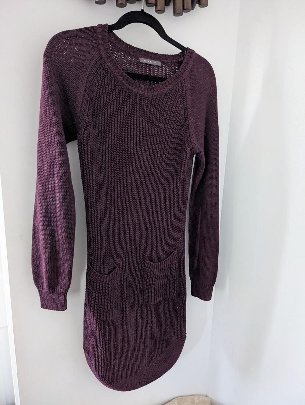 Suzy Shier Women's Knit Midi Sweater Dress Auburn - Size US M